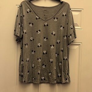 Disney mickie mouseGray Women's Top size 2XL